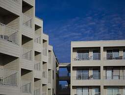 Sailport Waterfront Suites