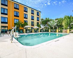 Comfort Suites Tampa - Brandon