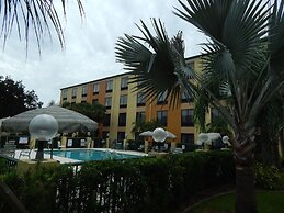 Comfort Suites Tampa - Brandon