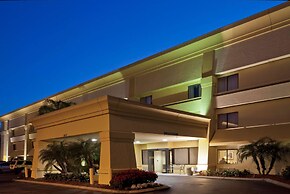 La Quinta Inn & Suites by Wyndham Tampa Fairgrounds - Casino