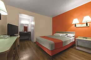 Motel 6 Saint Joseph, MO