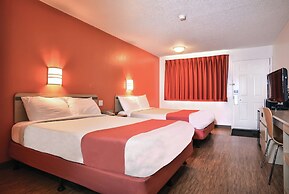 Motel 6 Saint Joseph, MO