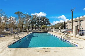 La Quinta Inn & Suites by Wyndham Jacksonville Mandarin