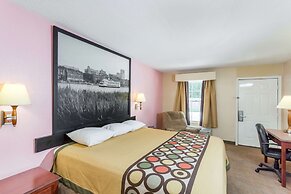 Super 8 by Wyndham Statesboro