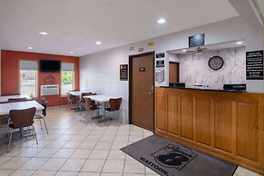 Super 8 by Wyndham Mattoon