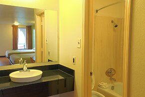 Motel 6 Longview, TX - North