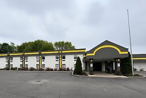 Super 8 by Wyndham Logansport