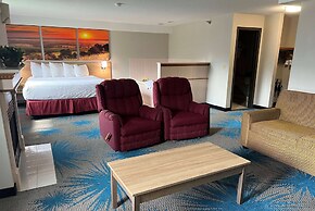 Days Inn & Suites by Wyndham Des Moines Airport