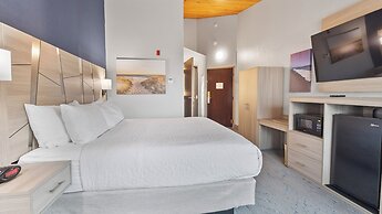 Best Western Plus The Inn at Hampton