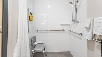 Best Western Plus The Inn at Hampton