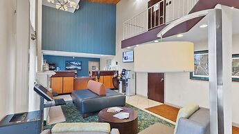 Best Western Plus The Inn at Hampton
