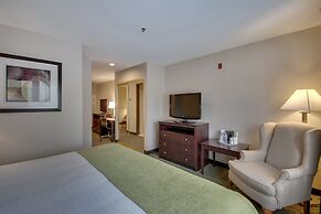 Best Western Plus The Inn at Hampton