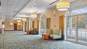 Best Western Plus The Inn at Hampton