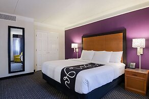 La Quinta Inn & Suites by Wyndham Miami Airport East