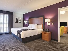 La Quinta Inn & Suites by Wyndham Miami Airport East