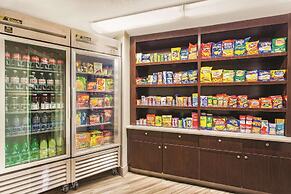 La Quinta Inn & Suites by Wyndham Miami Airport East