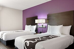 La Quinta Inn & Suites by Wyndham Miami Airport East
