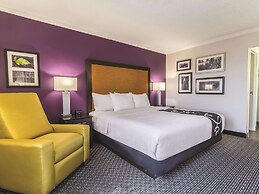 La Quinta Inn & Suites by Wyndham Miami Airport East