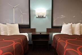 Super 8 by Wyndham Peoria