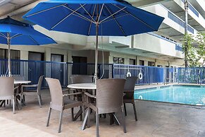 Quality Inn & Suites Los Angeles Airport - LAX