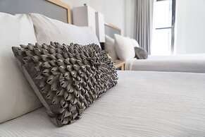 Hotel Saint Clair- Magnificent Mile