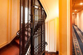 Hotel The Originals Paris Paix République