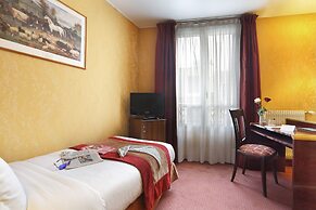 Hotel The Originals Paris Paix République