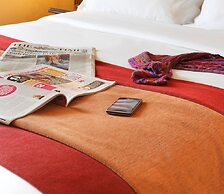 Hotel The Originals Paris Paix République