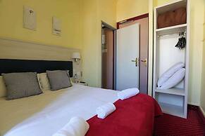 Brit Hotel Bleu Nuit