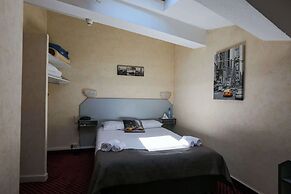Brit Hotel Bleu Nuit