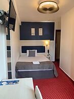Brit Hotel Bleu Nuit