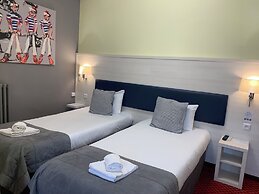 Brit Hotel Bleu Nuit