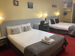 Brit Hotel Bleu Nuit