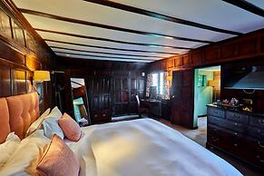 Ockenden Manor Hotel & Spa
