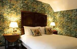 Ockenden Manor Hotel & Spa