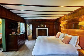 Ockenden Manor Hotel & Spa