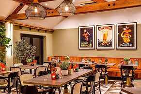 voco Lythe Hill Hotel & Spa by IHG