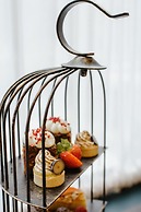 voco Lythe Hill Hotel & Spa by IHG
