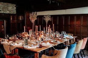 voco Lythe Hill Hotel & Spa by IHG