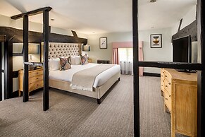 voco Lythe Hill Hotel & Spa by IHG