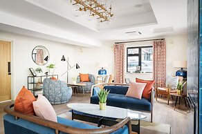 voco Lythe Hill Hotel & Spa by IHG