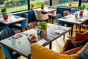 voco Lythe Hill Hotel & Spa by IHG