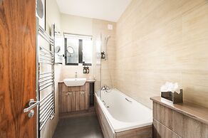 voco Lythe Hill Hotel & Spa by IHG