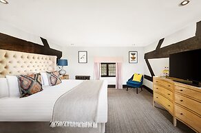voco Lythe Hill Hotel & Spa by IHG