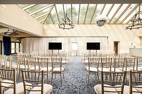 voco Lythe Hill Hotel & Spa by IHG