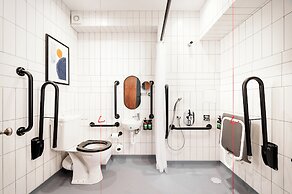 voco Lythe Hill Hotel & Spa by IHG