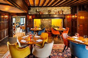 voco Lythe Hill Hotel & Spa by IHG