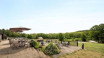 voco Lythe Hill Hotel & Spa by IHG