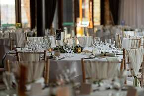 voco Lythe Hill Hotel & Spa by IHG