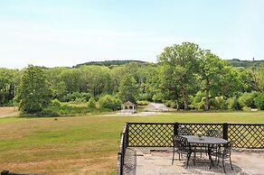 voco Lythe Hill Hotel & Spa by IHG